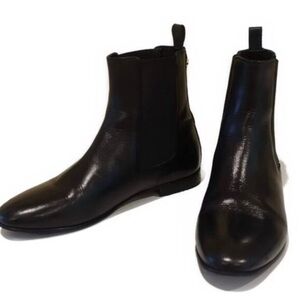 NWT JUST CAVALLI 100% Calfskin Leather Black Flat Ankle Boots Women’s Sz 37